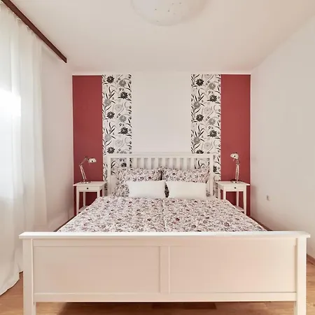 Aoli Apartament *